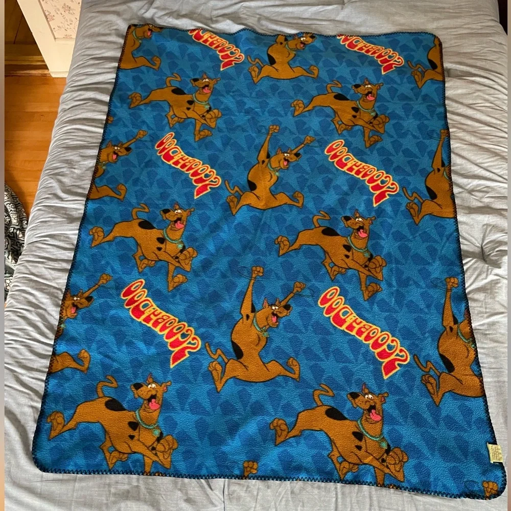 2000s Scooby-Doo Fleece Throw Blanket 63 x 45 Vintage Hanna-Barbera